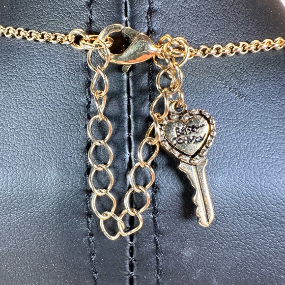 Betsy Johnson clear clustered beads with black bows and gold tone heart choker - Picture 9 of 9